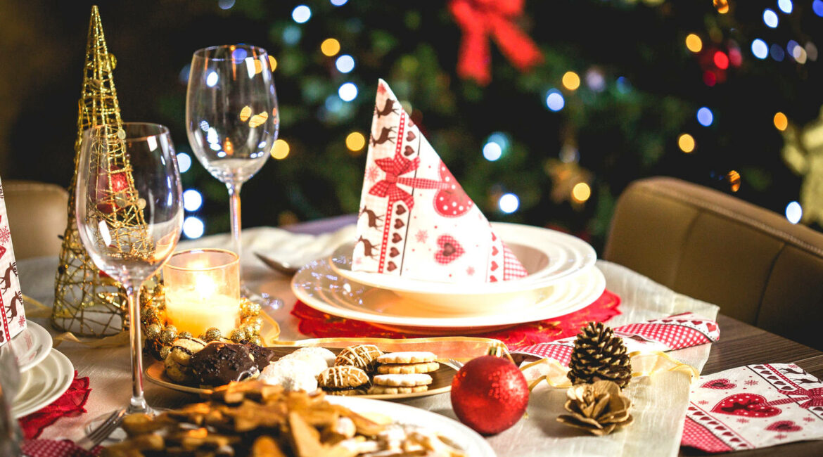 Impressionnez vos invités : les secrets d'une table de noël festive