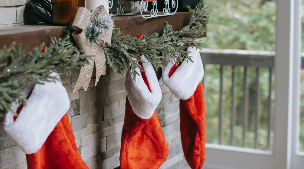 La magie des chaussettes de Noël : traditions et idées de cadeaux